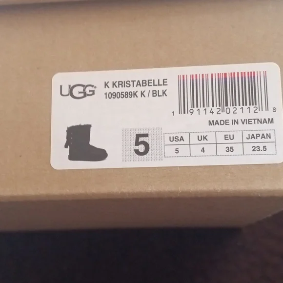 Girls UGG Boots - Picture 4 of 4